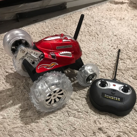 Rc thunder flipper basicly new works perfect my boys just out grew - Picture 2 of 2